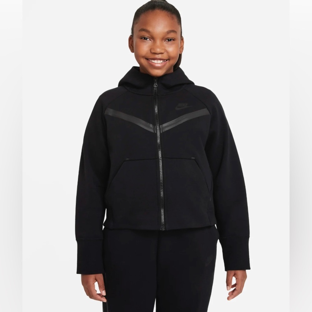 Nike Sportswear Tech Fleece Windrunner Hoodie in Black. Youth size XL.